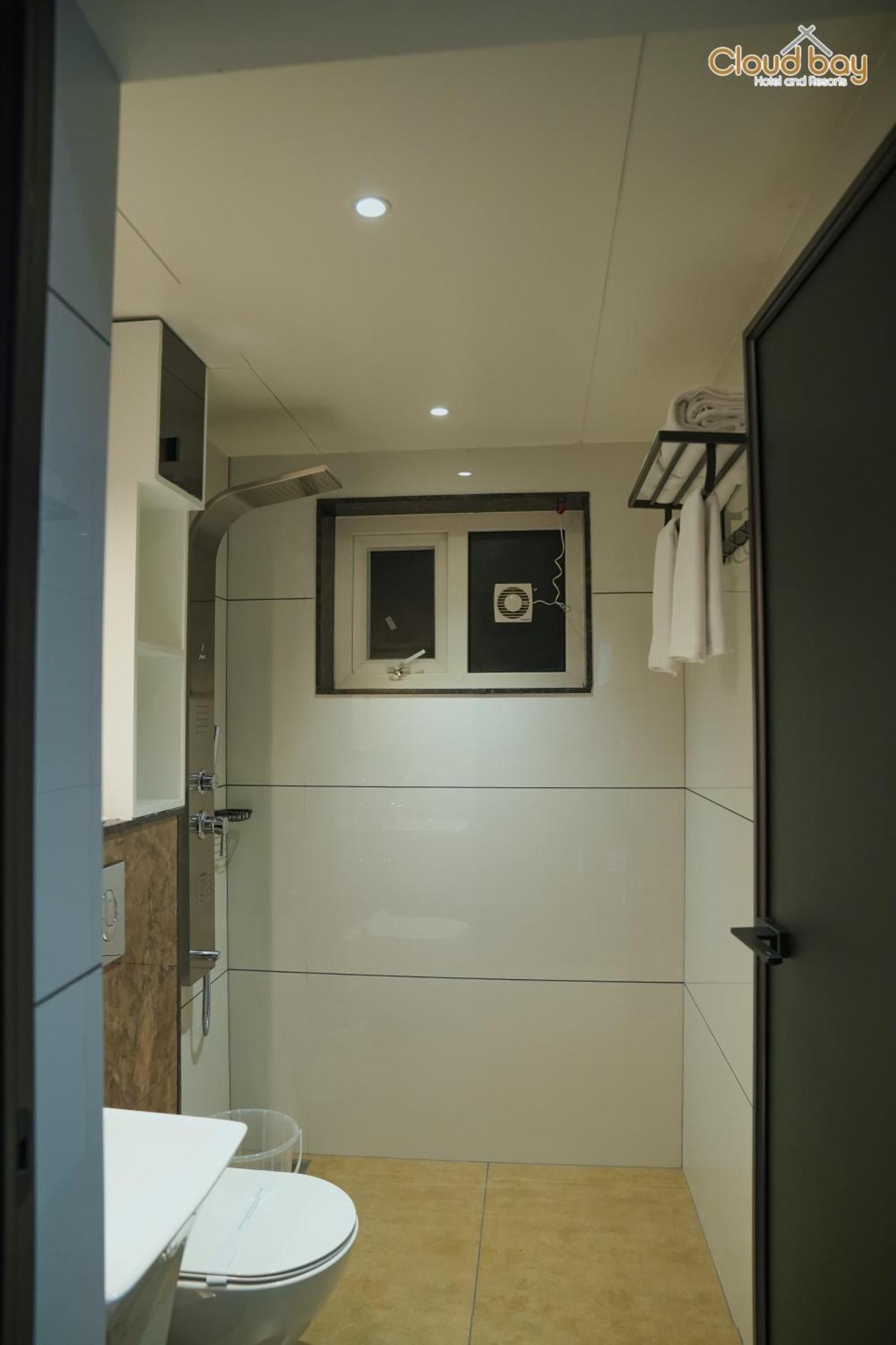 Hotel Cloud Bay Manjeri Екстериор снимка
