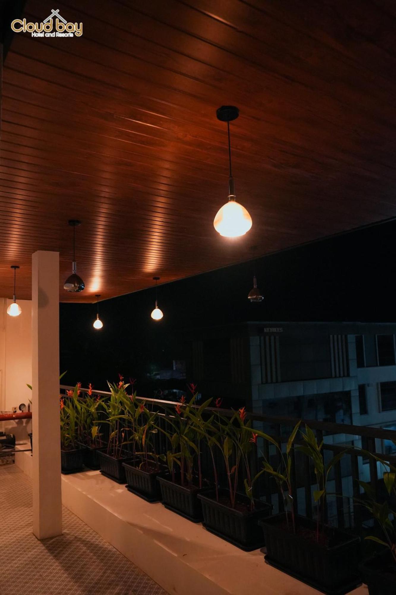 Hotel Cloud Bay Manjeri Екстериор снимка